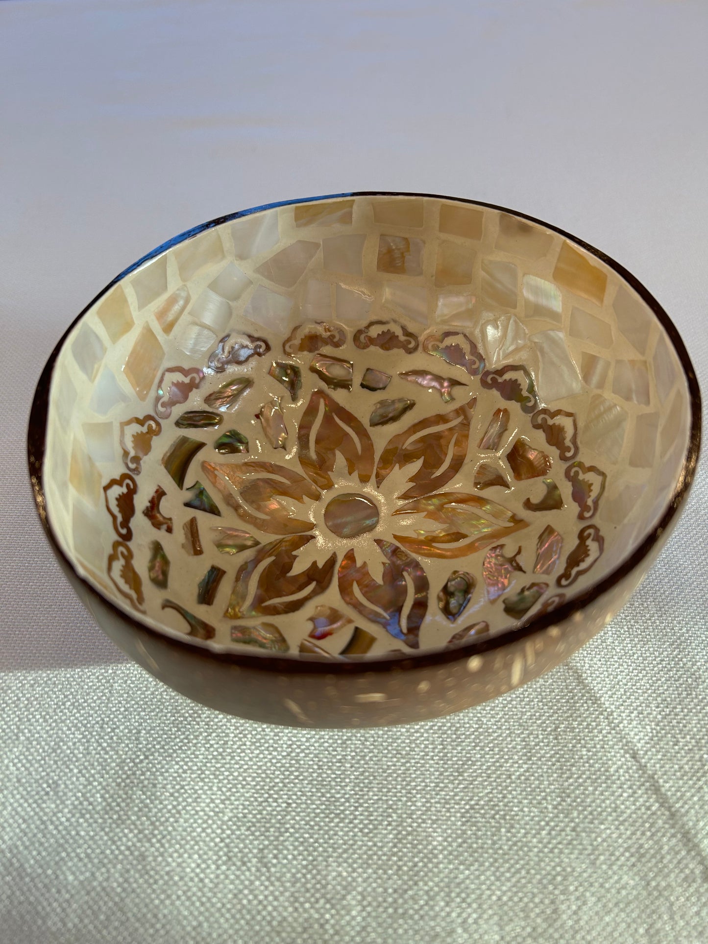 Kokosnussschale Perlmutt braune Blume