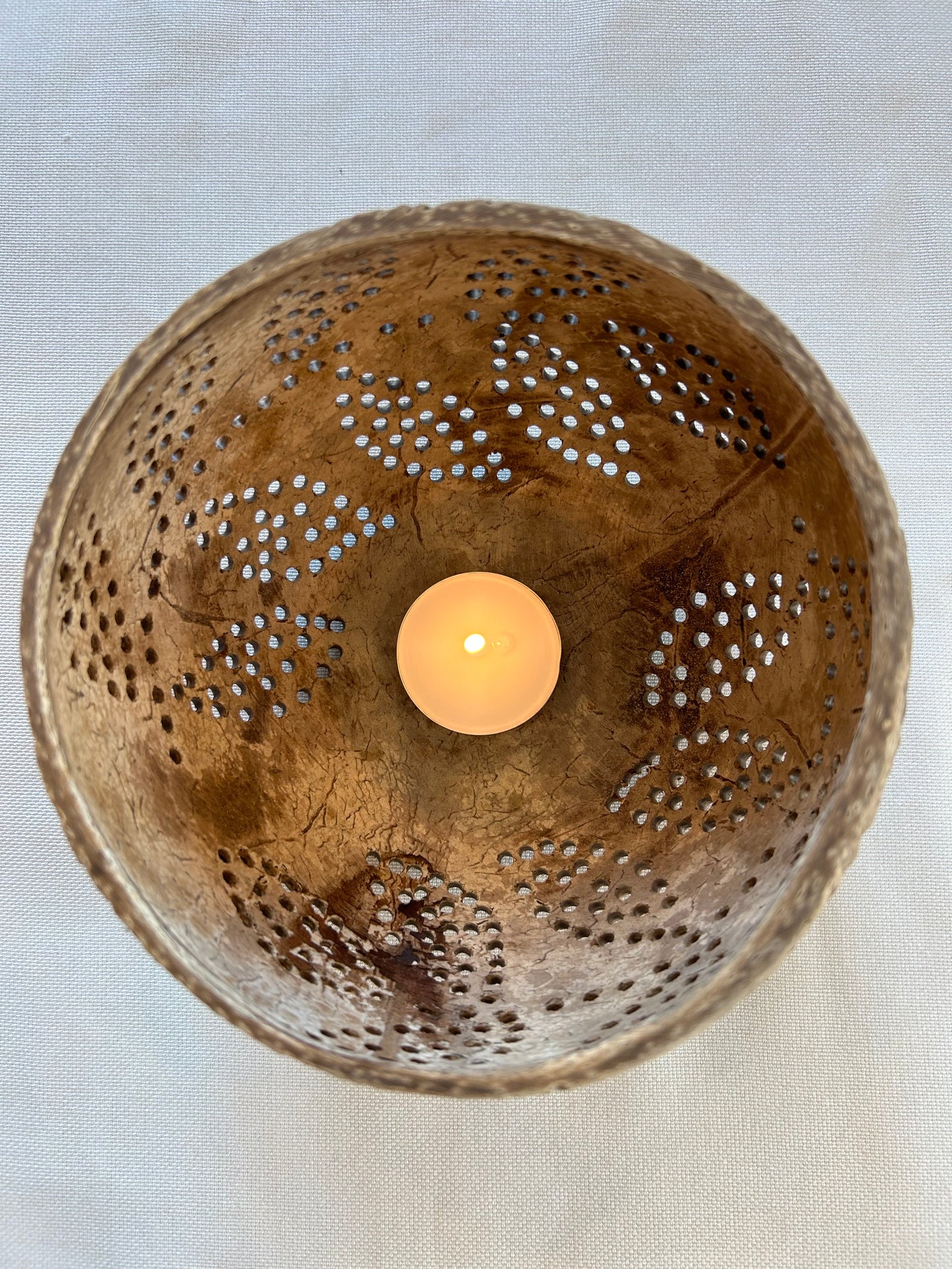 Teelichthalter aus Kokosnuss