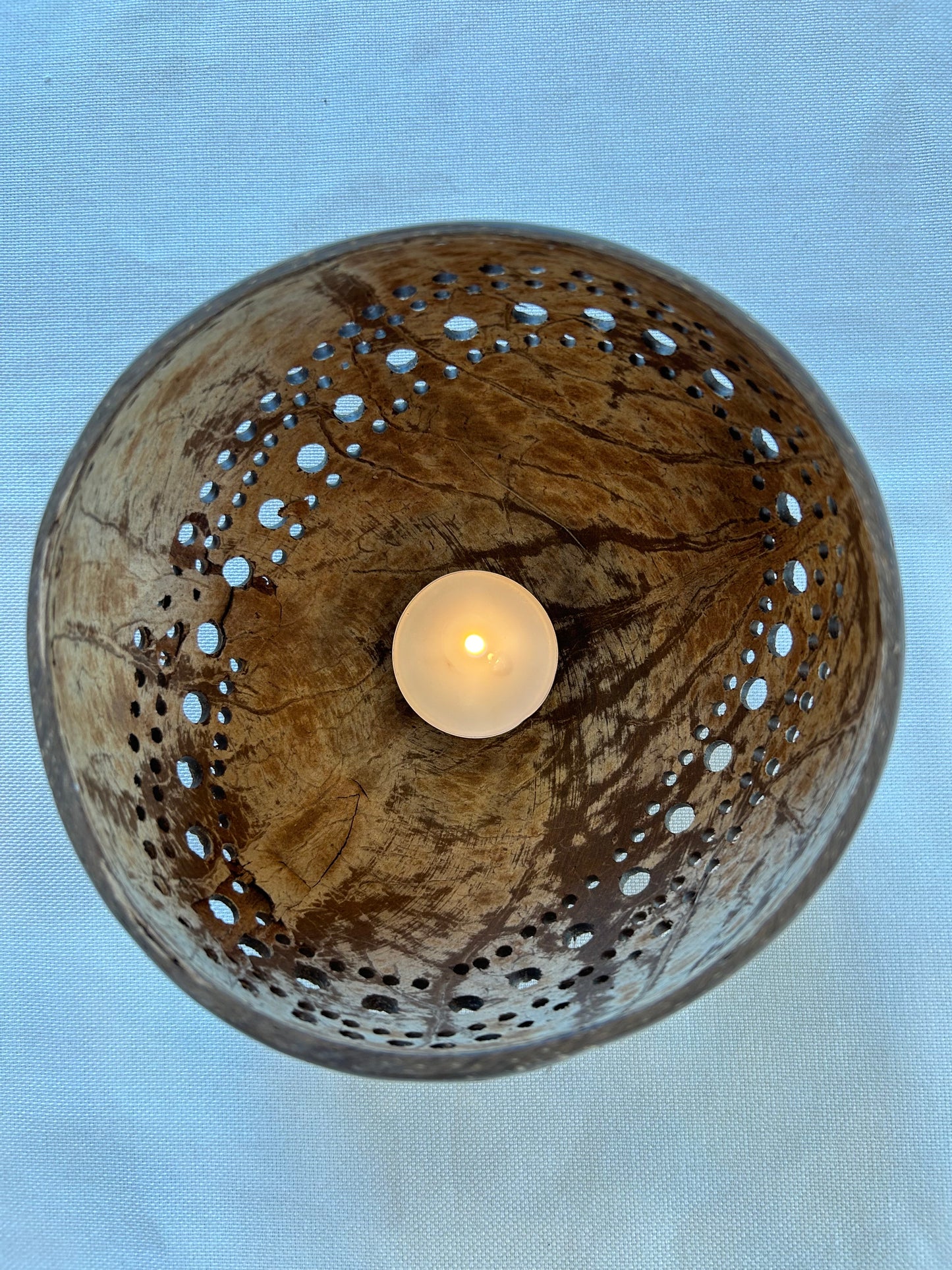 Teelichthalter aus Kokosnuss