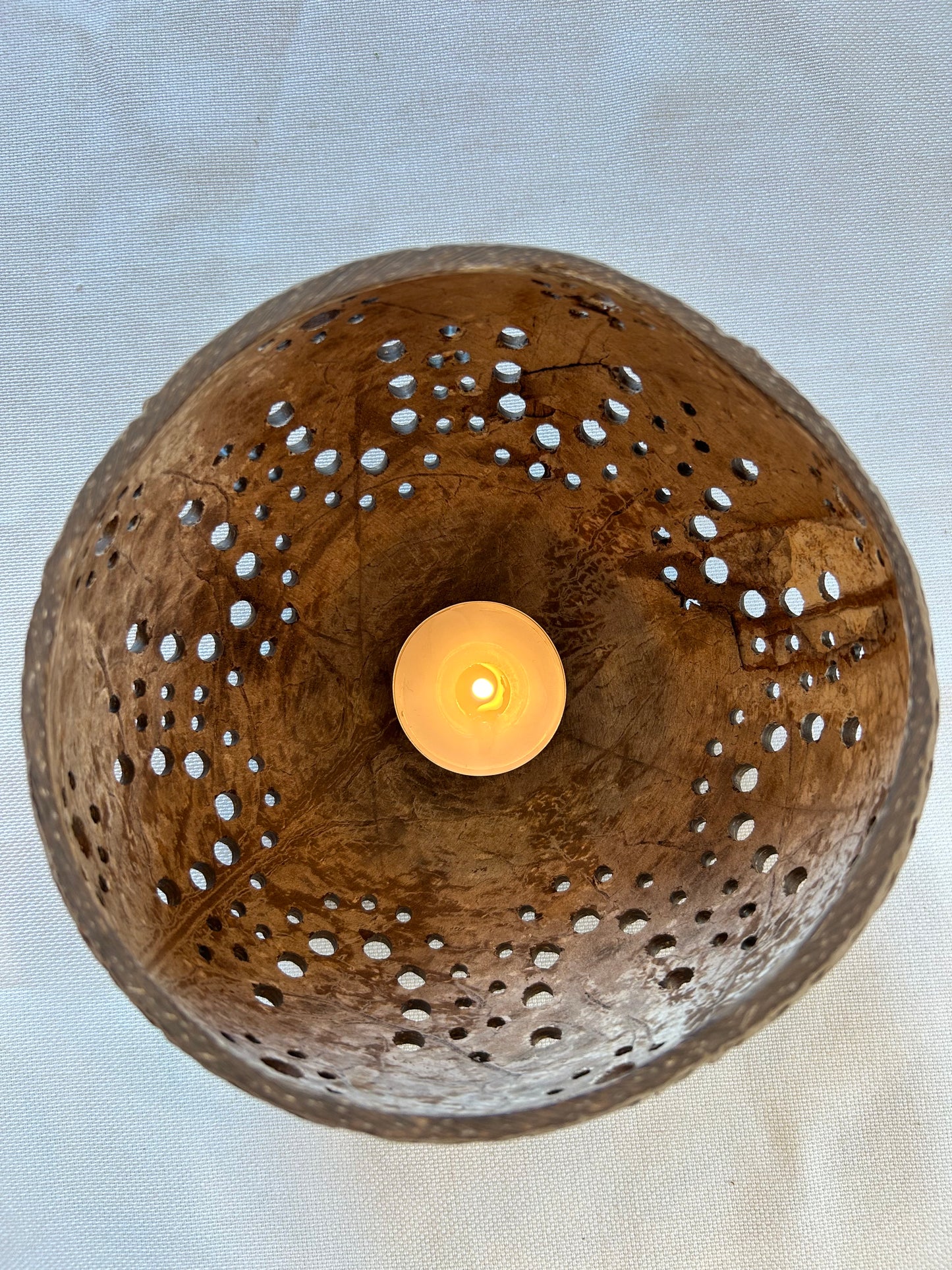 Teelichthalter aus Kokosnuss