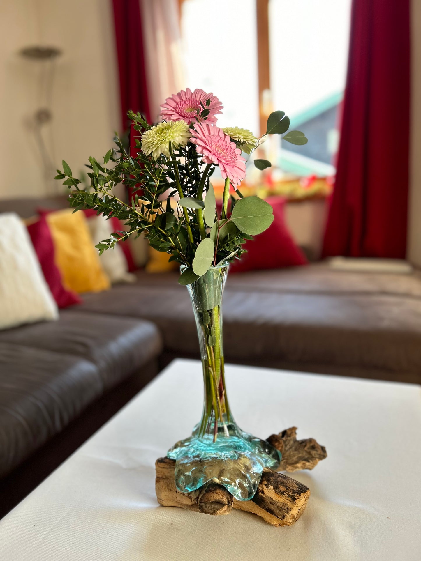 Vase auf Wurzelholz